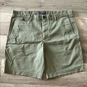 Olive Green Men's Shorts banana republic size 36